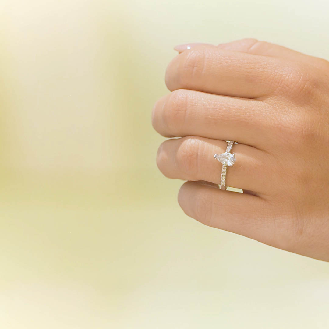 Förlovningsring Virvla, vitt guld, 1.00ct